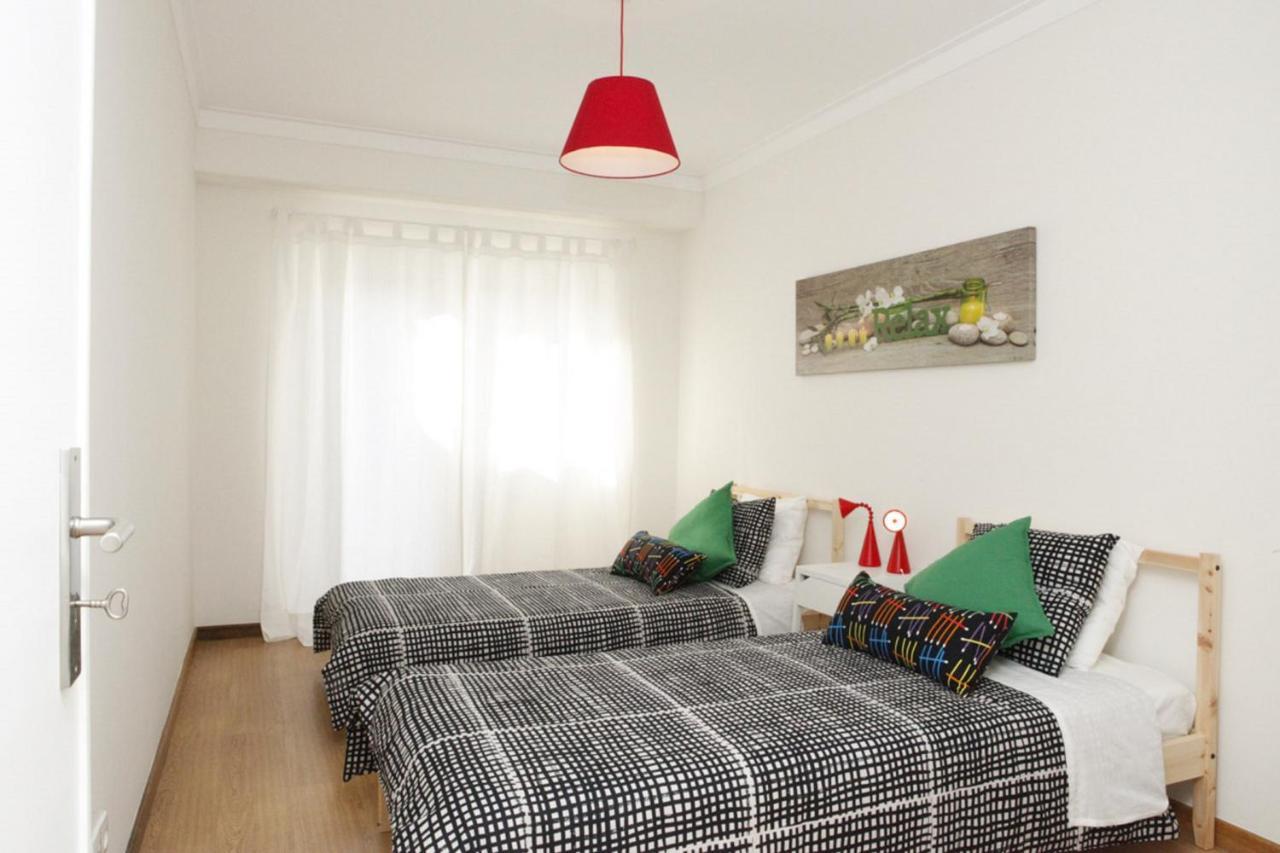 Family Central Apartment In Sao Pedro Do Estoril ภายนอก รูปภาพ