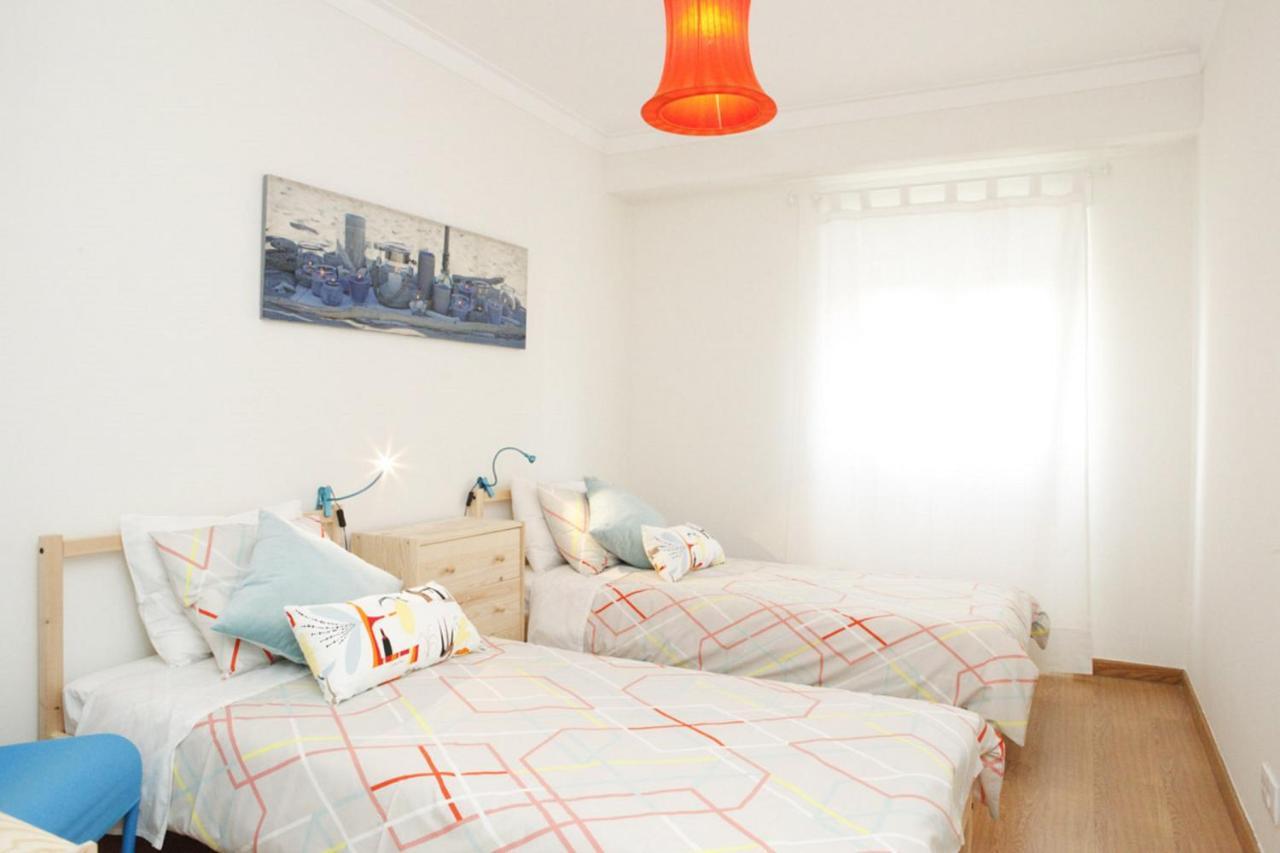 Family Central Apartment In Sao Pedro Do Estoril ภายนอก รูปภาพ