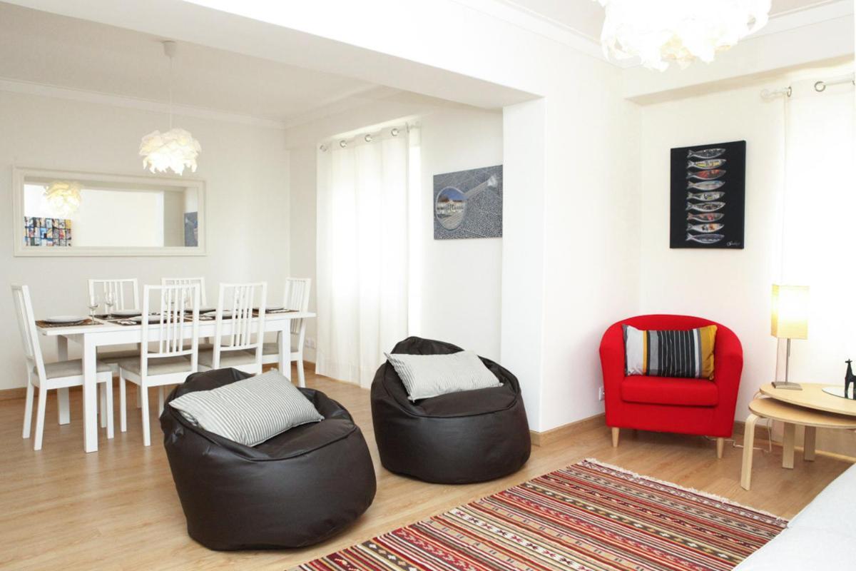 Family Central Apartment In Sao Pedro Do Estoril ภายนอก รูปภาพ