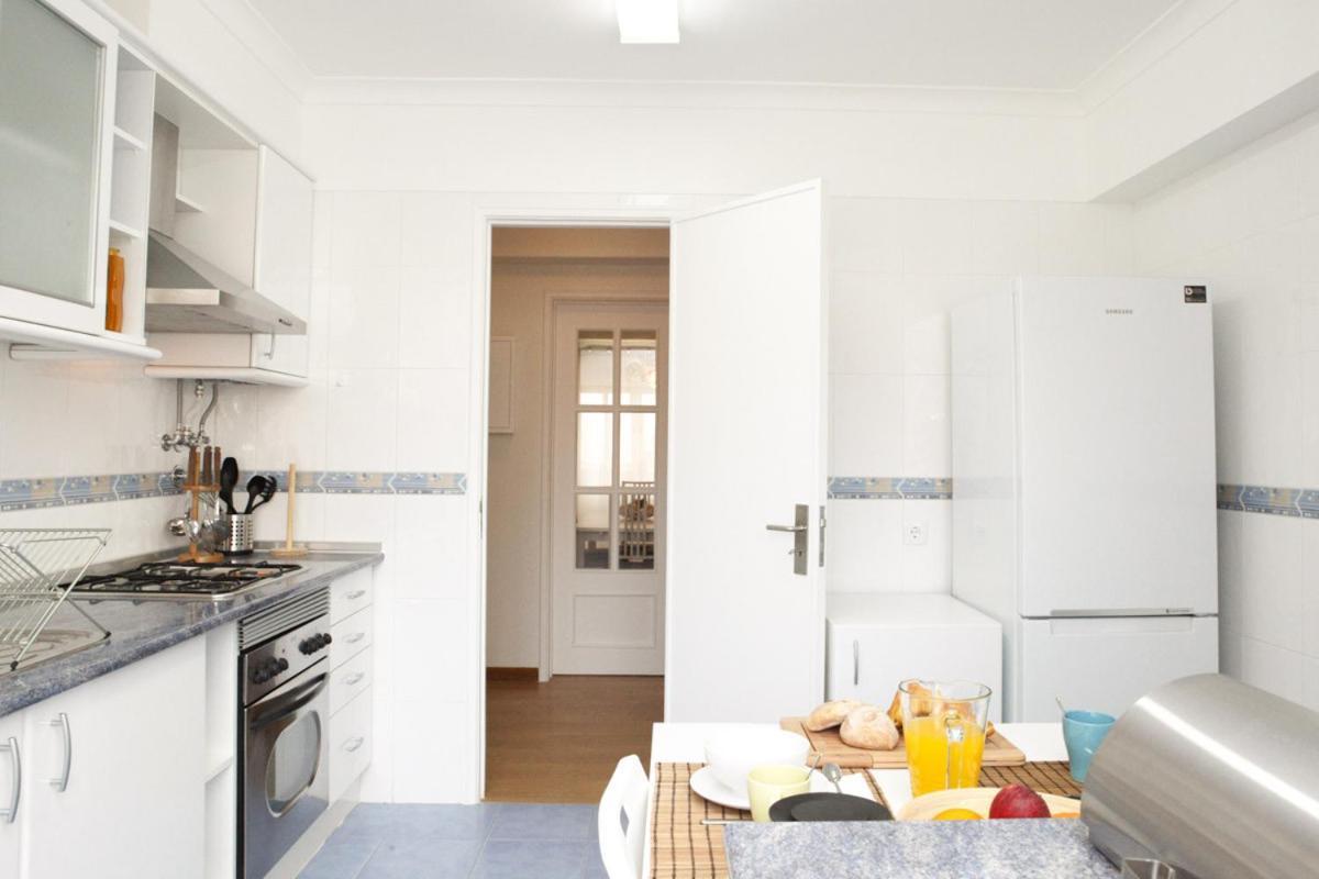 Family Central Apartment In Sao Pedro Do Estoril ภายนอก รูปภาพ