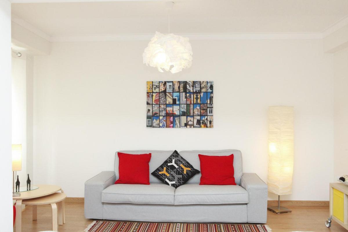 Family Central Apartment In Sao Pedro Do Estoril ภายนอก รูปภาพ